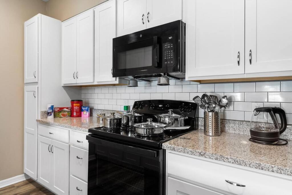 Elegant 1Br/1Ba Condo With Pool, Gym And Laundry Melbourne Eksteriør billede