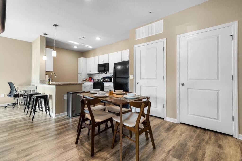 Elegant 1Br/1Ba Condo With Pool, Gym And Laundry Melbourne Eksteriør billede