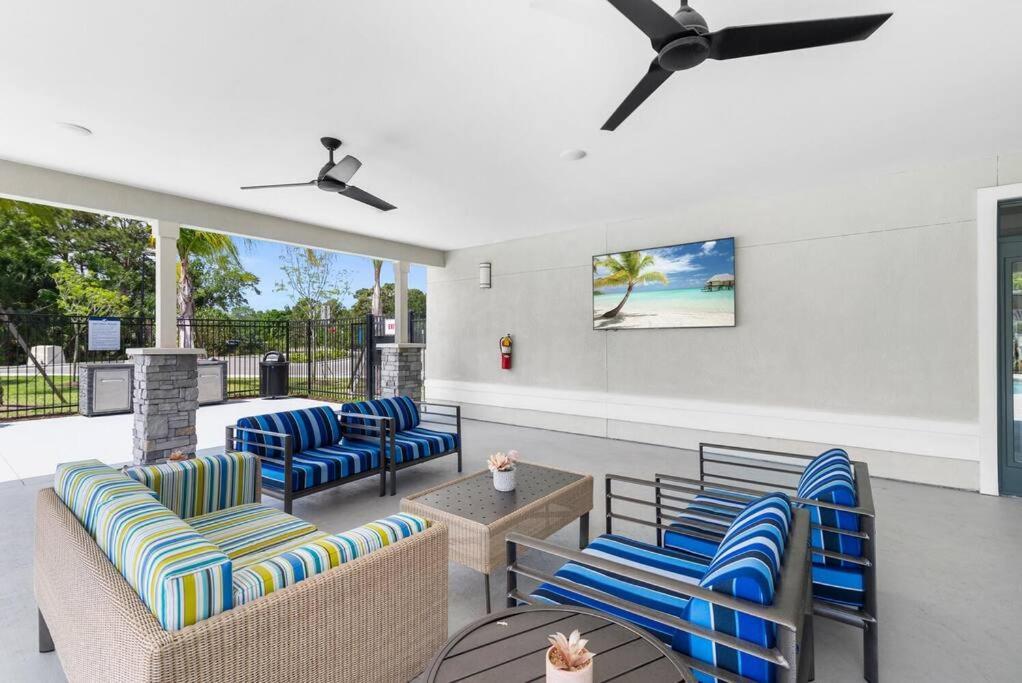 Elegant 1Br/1Ba Condo With Pool, Gym And Laundry Melbourne Eksteriør billede